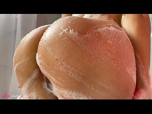 ❤️ Brunette شاور میں شدید orgasm کے لئے وائبریٹر کے ساتھ بلی میں مشت زنی کرتی ہے۔ ❌  ہم پر ur.xxxdesichudai.ru ﹏